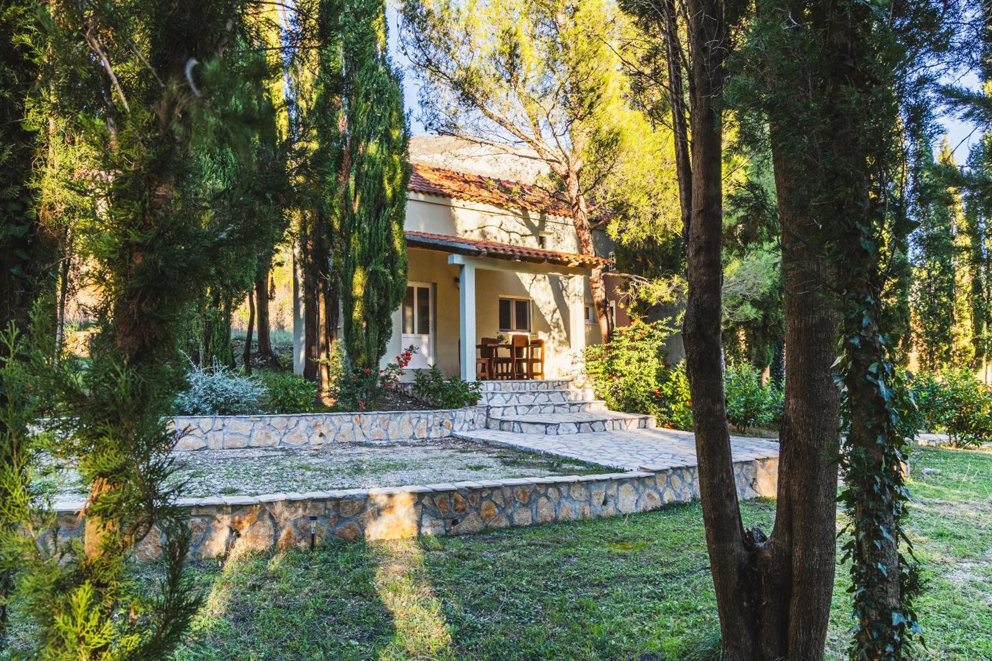 Country House Uros In Nature With Pool Lovorno Ngoại thất bức ảnh