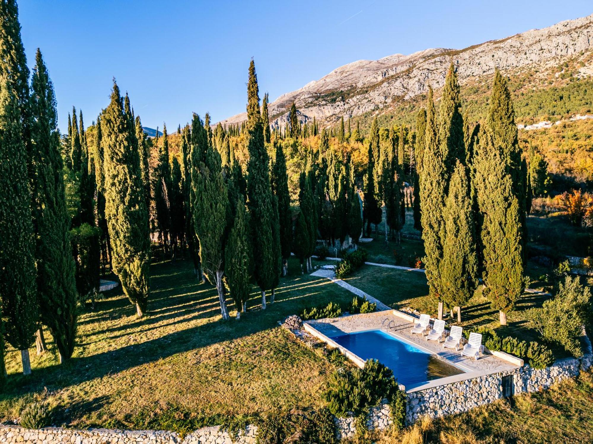 Country House Uros In Nature With Pool Lovorno Ngoại thất bức ảnh