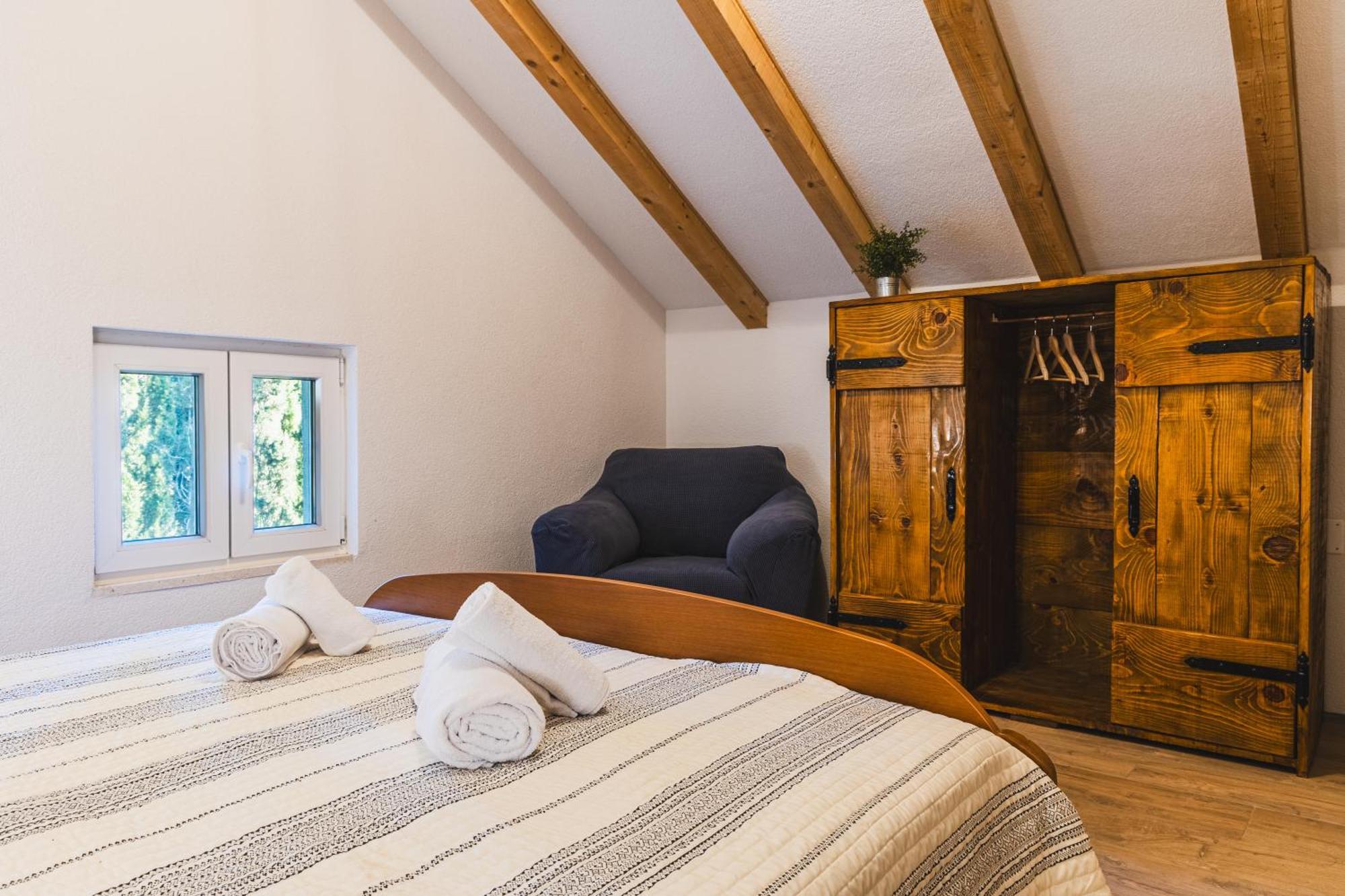 Country House Uros In Nature With Pool Lovorno Ngoại thất bức ảnh